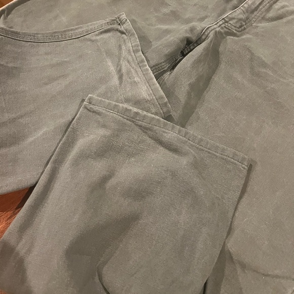 Carhartt men’s 38x30 but likely fitting smaller Dungaree fit, - Picture 3 of 7